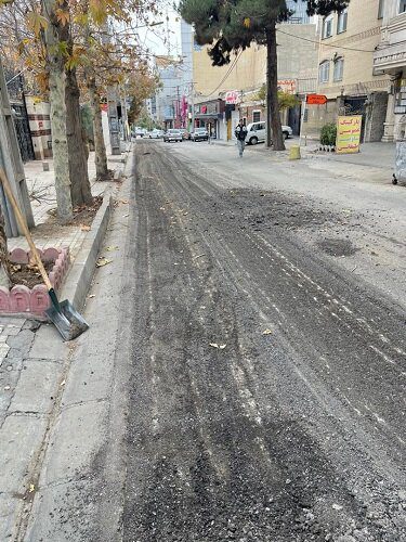 نصب علائم ترافیکی و ایمن‌سازی معابر در منطقه ۷ شهرداری کرج